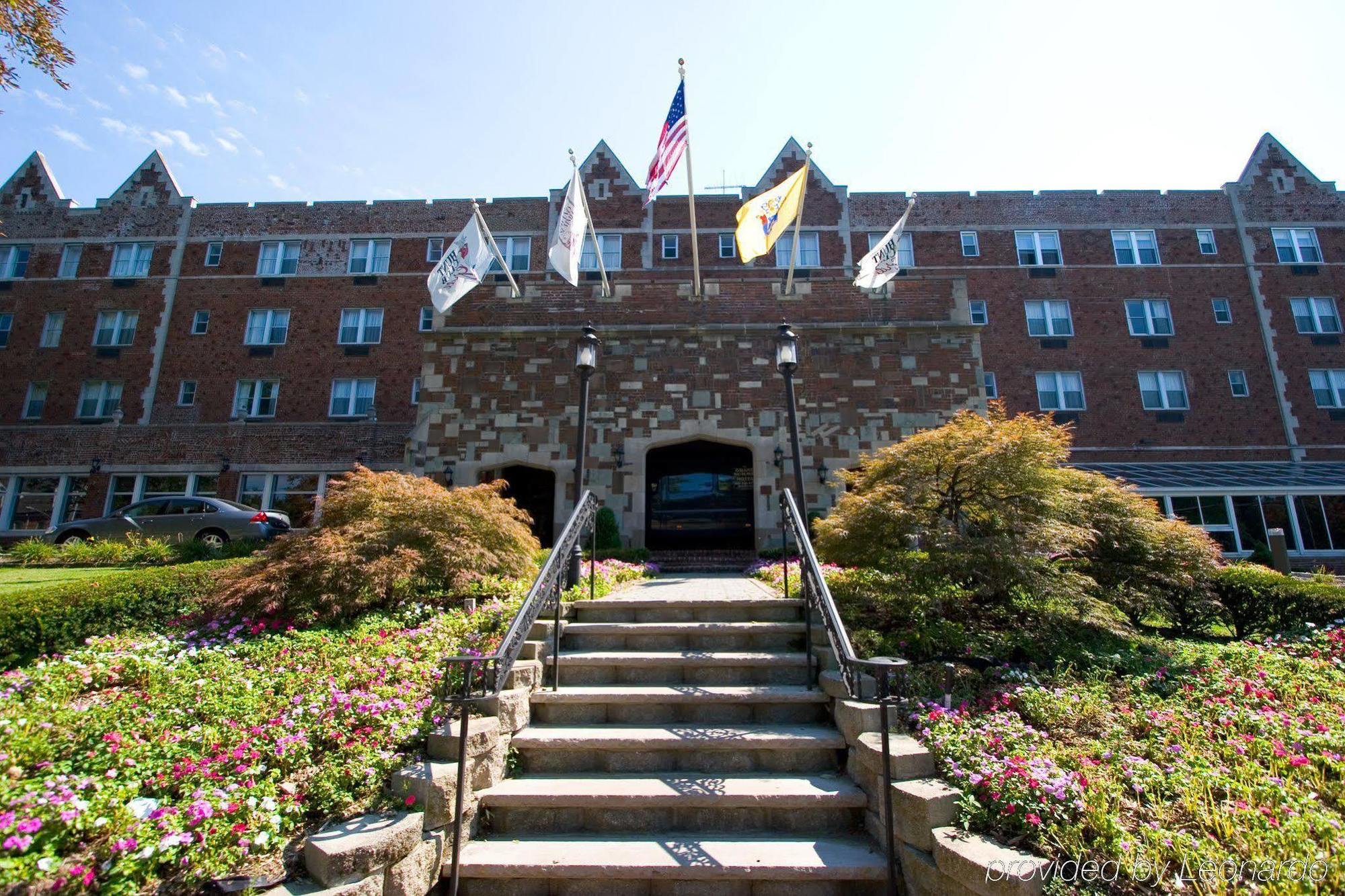 The Albion Hotel Summit